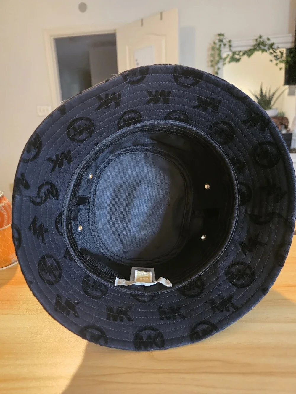 Micheal KORS NWOT Classic Black Bucket Hat - Women's Accessory